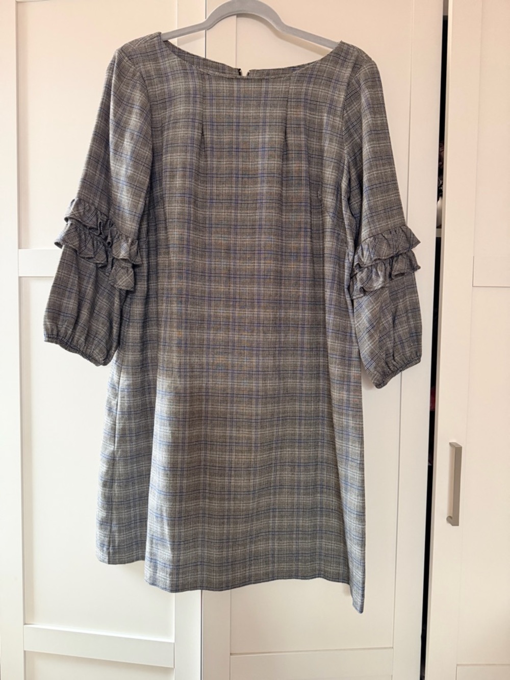 Gabby Skye Blue-Gray Plaid Ruffle Sleeve Shift Dress